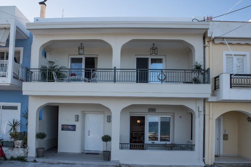 B4B Sea N' City Zakynthos Town Exterior photo
